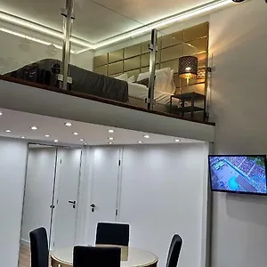 rezervați aici